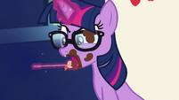 Sci-Twi smears chocolate all over her mouth EGSB