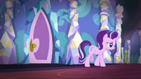 Starlight sadly walks away from Sunburst's room S7E24.png (844 KB)