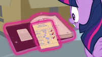 Twilight sees how overdue her book is S9E5