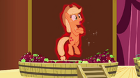 Applejack being levitated S3E05