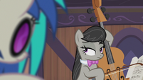 Octavia listening to DJ Pon-3's beats S5E9