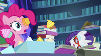 Pinkie Pie wakes up with cupcakes on her face S7E25