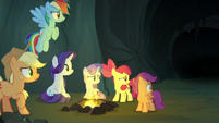 Pony sisters looking deeper into the cave S7E16