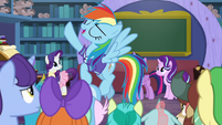 Rainbow Dash -I totally saved Rarity's life- S8E17