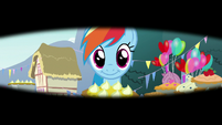 Rainbow Dash and pie in Pinkie's vision S7E23