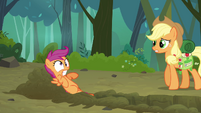 Scootaloo digging a trench S3E06