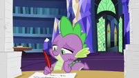 Spike doing Twilight's princess paperwork S7E22