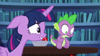 Twilight startles Spike into dropping a gem S5E22