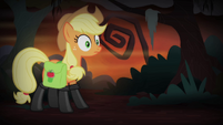 Applejack notices S4E17