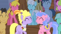 ...I love this pony's fashion sense.
