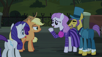 Neighbor Pony "didn't think anything I'd have time" S5E16