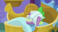 Spike covering his face with pillow S8E21
