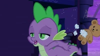 Spike throws the teddy bear away S5E12