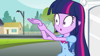 Twilight waggling her arm EG