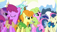 640px-S1E11 Ponies filled with joy