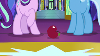 Apple lands at Starlight and Trixie's hooves S7E2