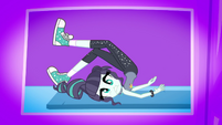 Countess Coloratura falling over during yoga SS14