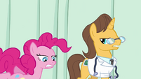 Pinkie Pie animation error cut leg S2E16