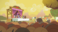 Pinkie Pie finishing the song S1E21