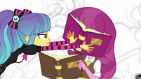 Pixel Pizzaz shoves a book in Cheerilee's face EG3