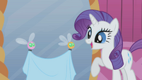 Rarity delighted by helpful parasprites S1E10