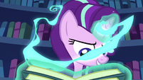 Starlight Glimmer's magic shimmering S6E21