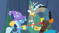 Trixie catches the Discord Changeling S6E26