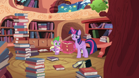 Twilight levitating a book S4E03