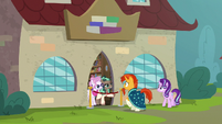 Bookstore ponies stop Sunburst from entering S8E8