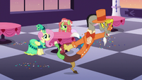 Discord -looks like somepony wants to mingle- S5E7