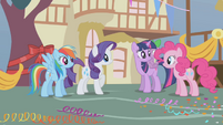 Main 4 ponies and Spike wonder where Applejack has been S1E04