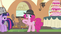 Pinkie pointing behind S2E24