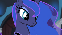 Princess Luna smiling at Sweetie Belle S4E19