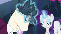 Rarity adjusts the hat S5E15