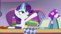 Rarity coins the term "Spring-sition!" S7E6