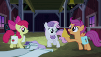 Scootaloo about to blow luster dust S3E04