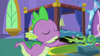 Spike accidentally destroys the comic book S5E19