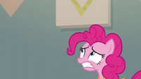 Pinkie Pie watches curry bowl fly up S6E12