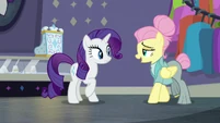 Snooty Fluttershy greeting Rarity S8E4