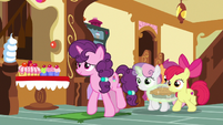 Sugar Belle and CMC at front of the bakery S9E23