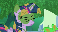 Twilight with her eyes closed S5E26