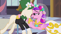 Chrysalis as Cadance touching mannequin's chin S2E26