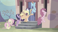 Equalized Mane Six trying to get in S5E02
