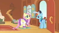 Fluttershy's mane looks nice.