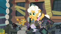 Goldie waving her hoof S4E09