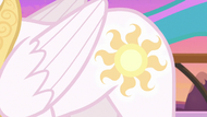 Princess Celestia's cutie mark returns to normal S7E10