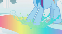 Rainbow dips her hooves in rainbow water S1E07
