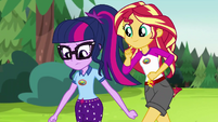 Sunset Shimmer catching up with Twilight EG4