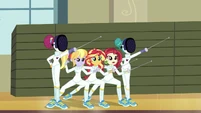 Sunset Shimmer in the fencing club EGDS4.png (604 kio) Les reines des clubs