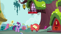 Twilight sees that Rainbow is nowhere to be found S4E21